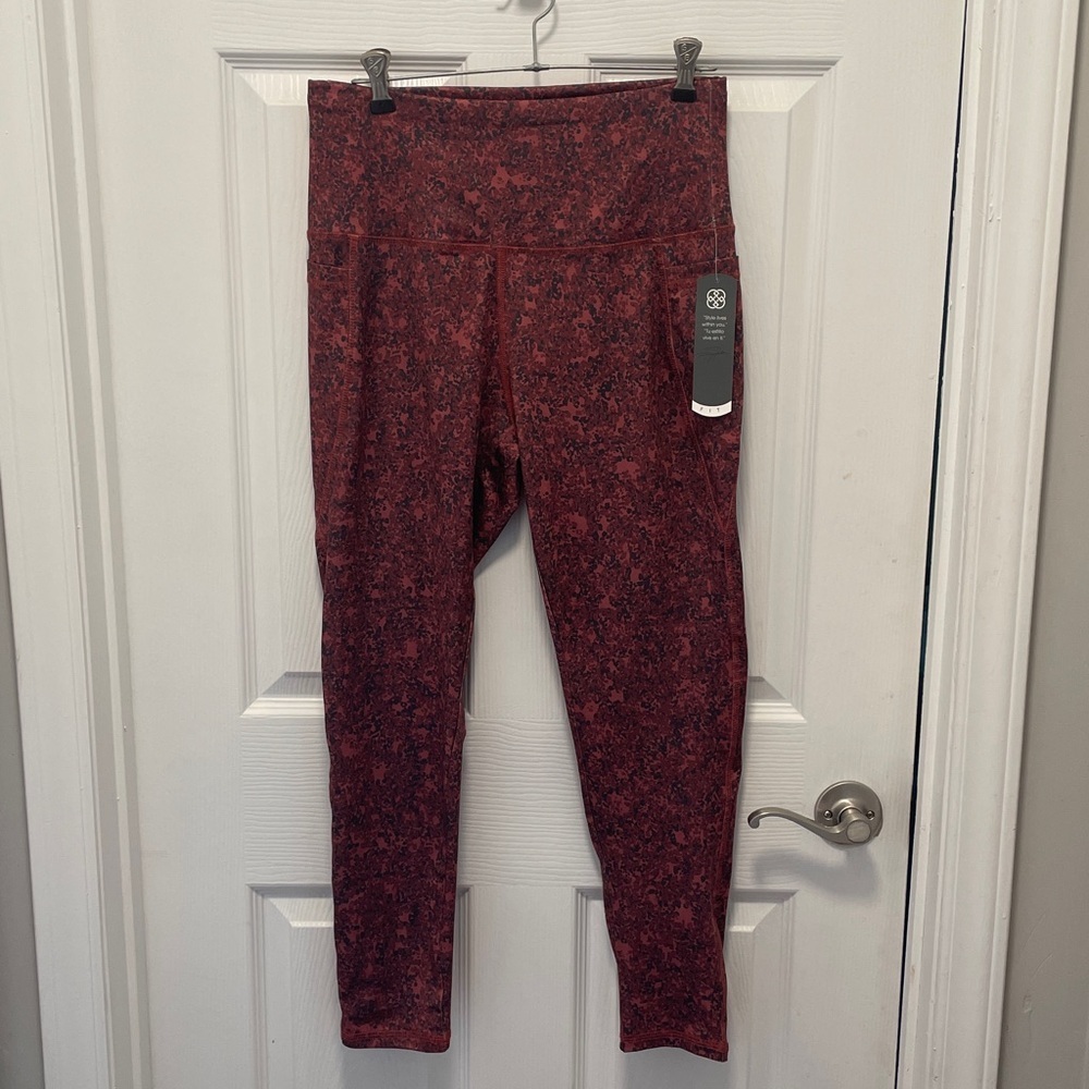 Daisy Fuentes Burgundy Patterned Leggings